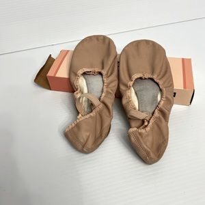 Angelo Luzio ballet shoes Sz 7m Tan